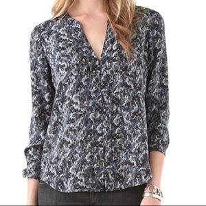 NWOT Theory Ruisa Caligula Silk Print Blouse